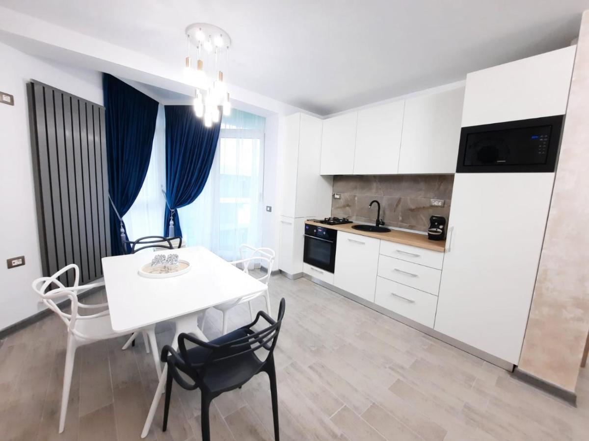 Apartament Rebeca Lux By Alezzi Beach Resort Navodari Dış mekan fotoğraf